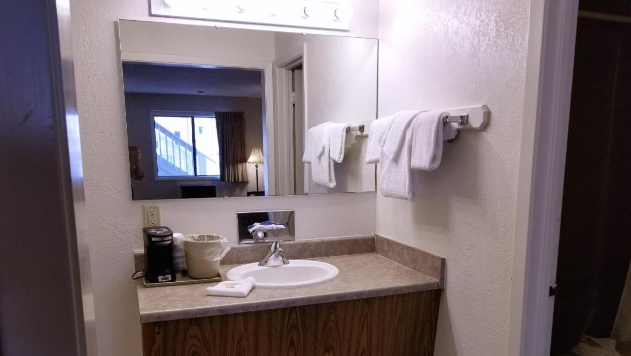 Keystone Boardwalk Inn And Suites Bagian luar foto