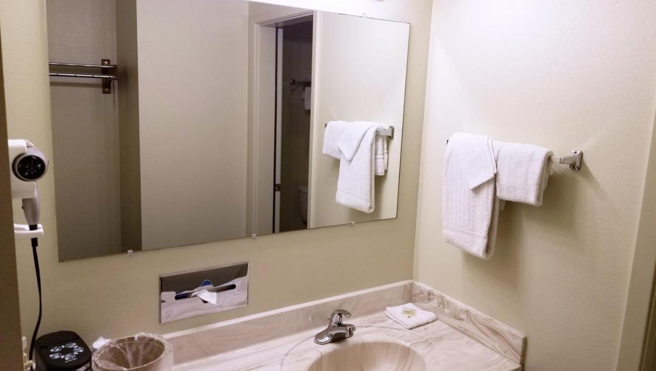 Keystone Boardwalk Inn And Suites Bagian luar foto